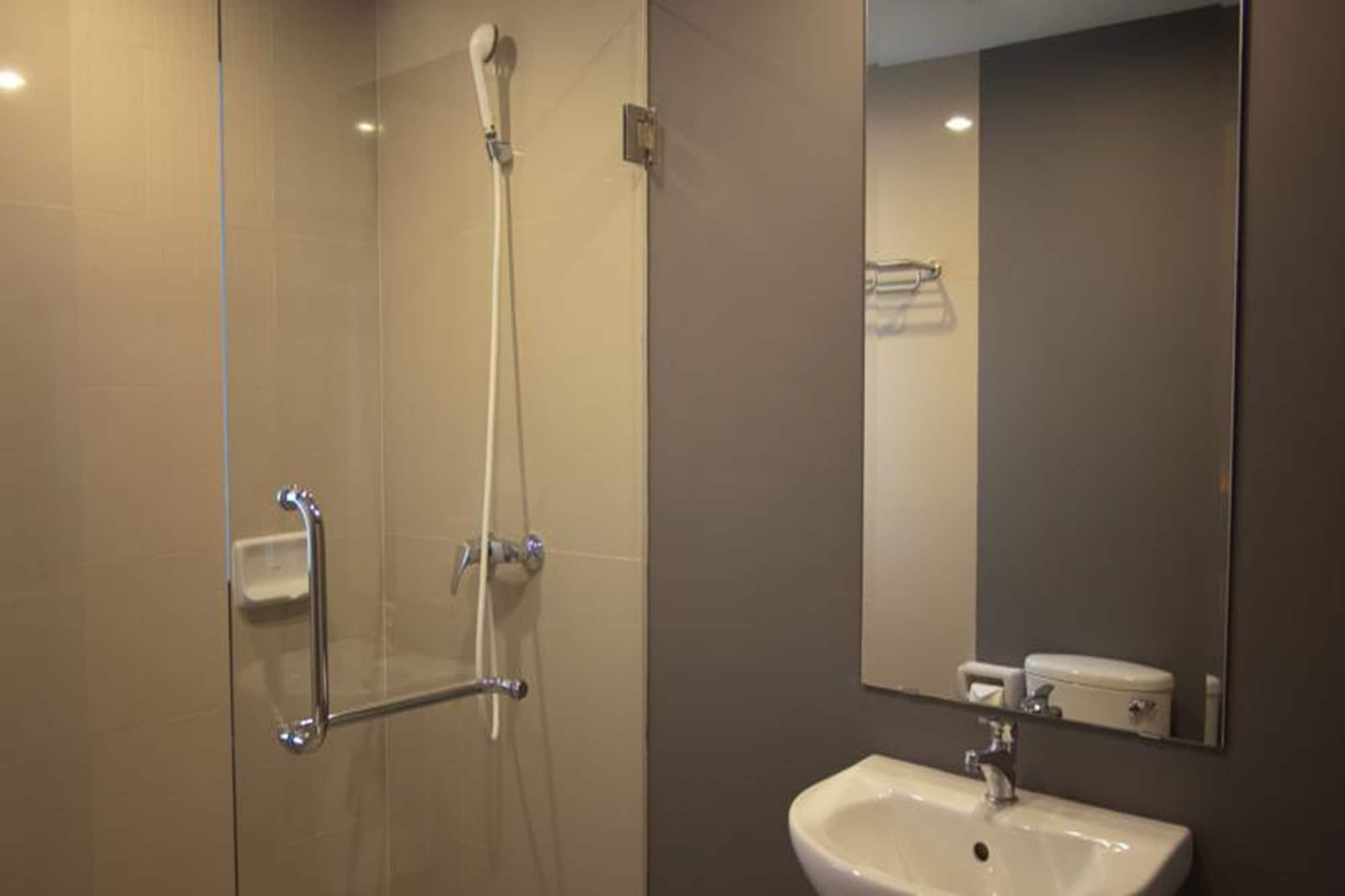Abizz Hotel Lampang Airport Extérieur photo
