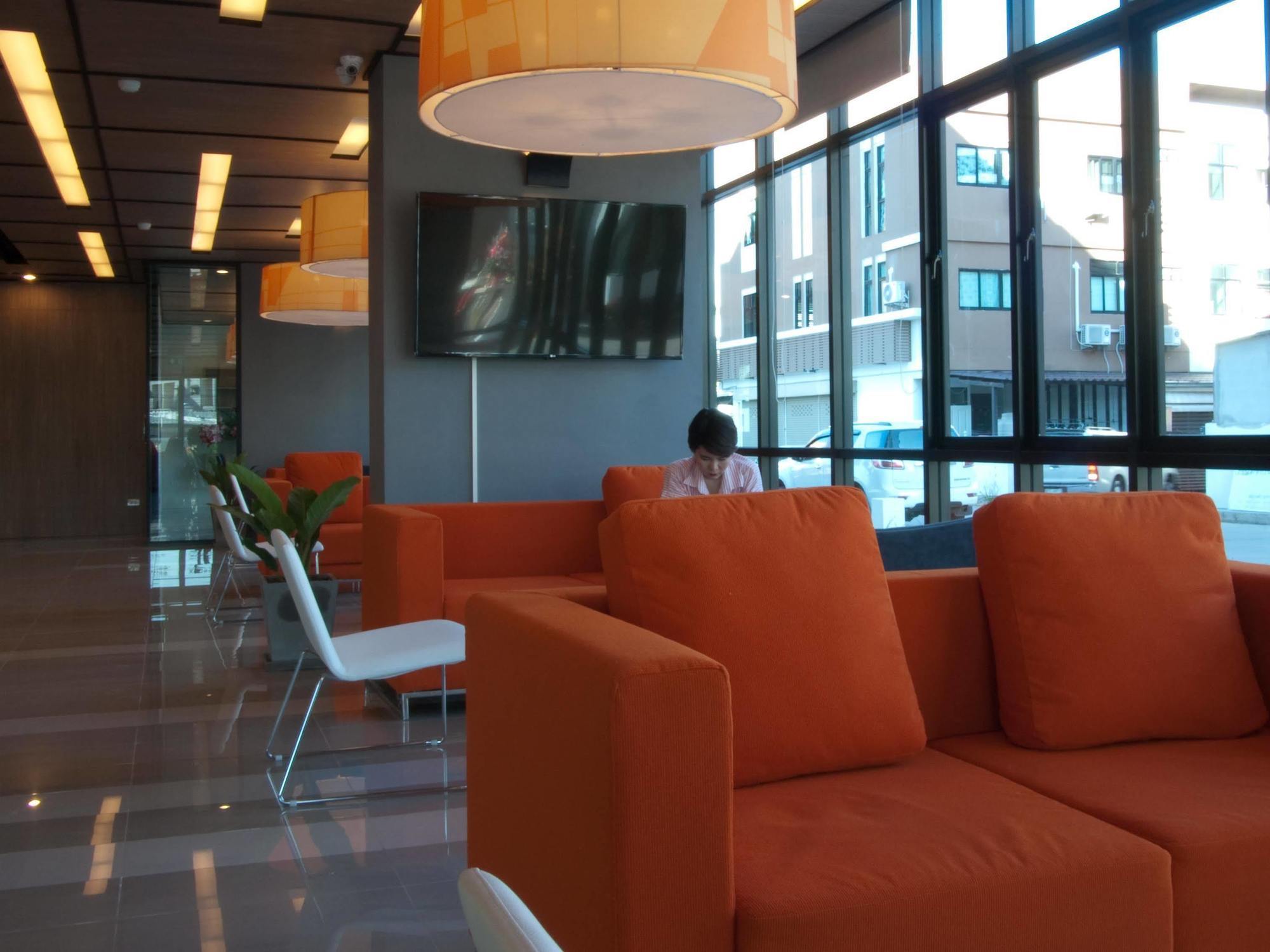 Abizz Hotel Lampang Airport Extérieur photo