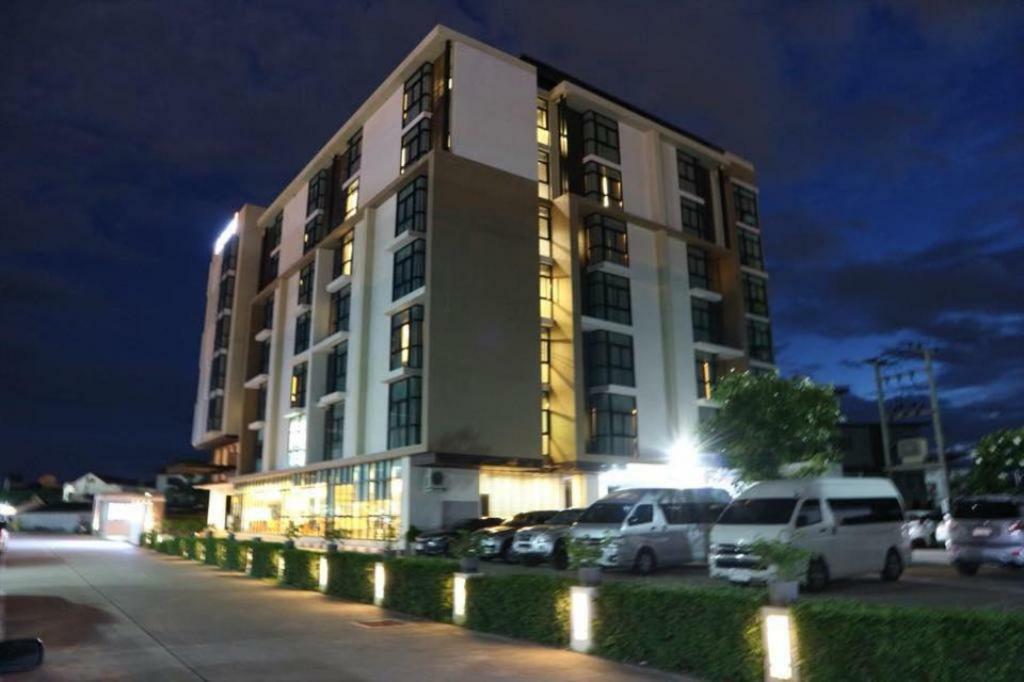 Abizz Hotel Lampang Airport Extérieur photo