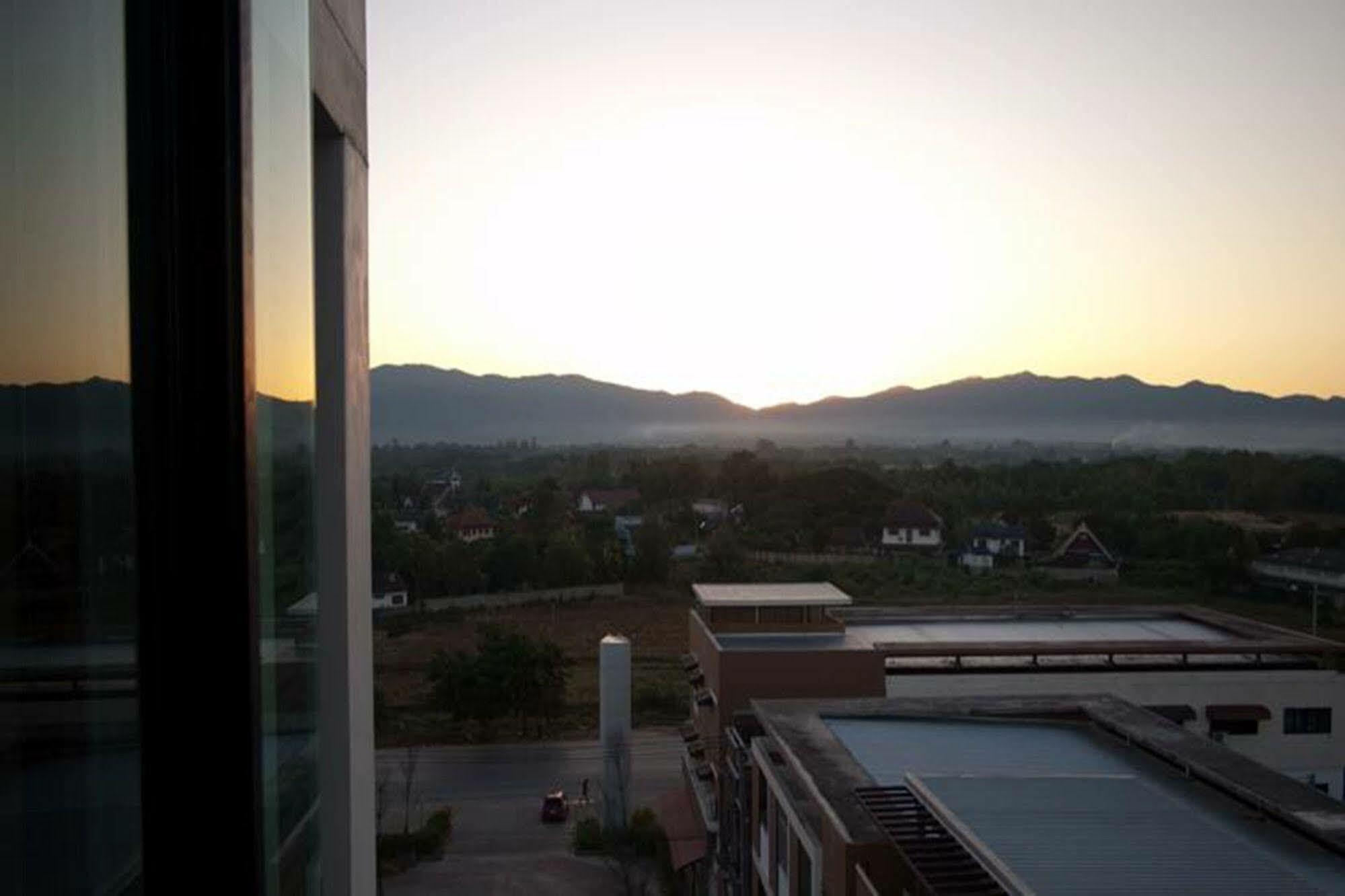 Abizz Hotel Lampang Airport Extérieur photo