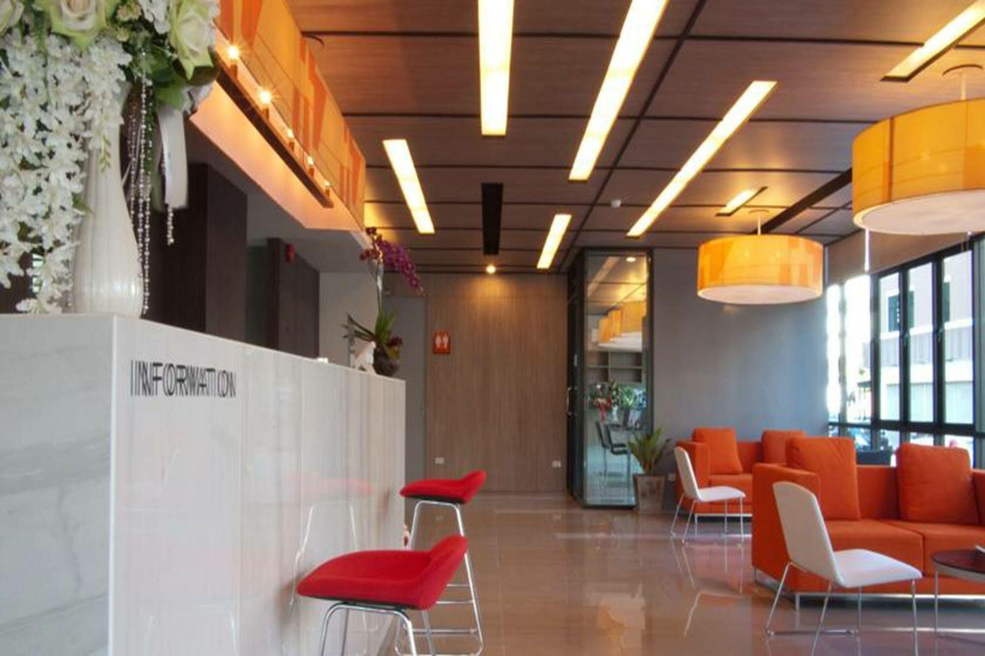Abizz Hotel Lampang Airport Extérieur photo