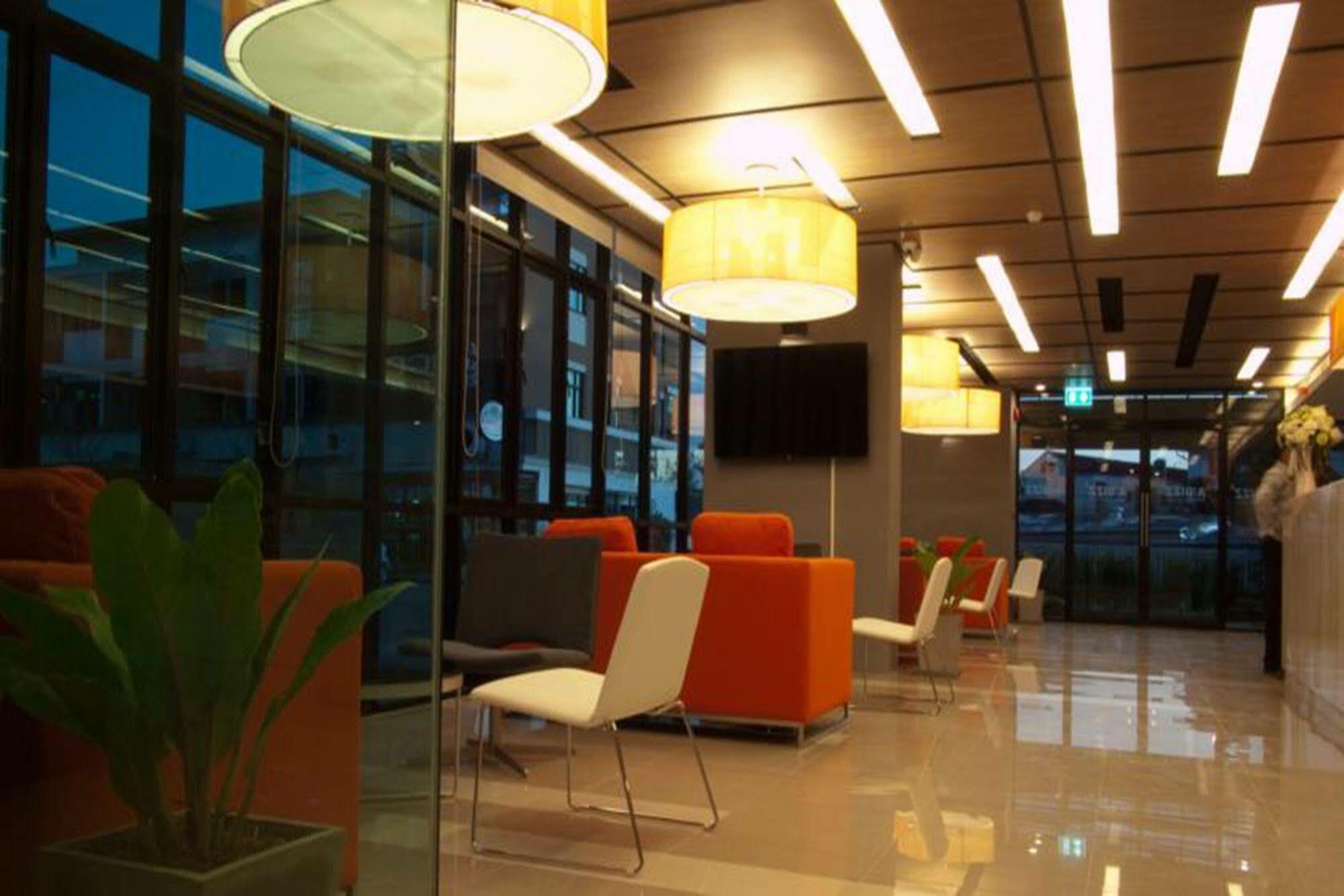 Abizz Hotel Lampang Airport Extérieur photo